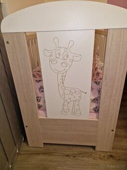 Dětská postýlka + matrace + 2x mantinel + 2x povlečení, podl