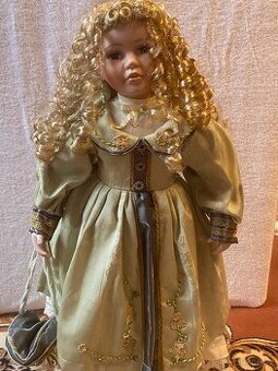 Panenka porcelánová výška 62 cm