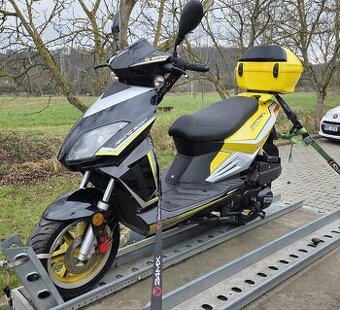 Skútr Keeway Matrix 125 ( uloženka najeto 820km)