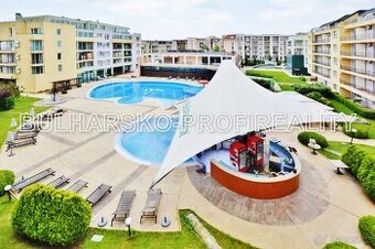 EXKLUZIVNÍ 2+kk (54 m²) | PROSTORNÁ TERASA | VÝHLED NA BAZÉN