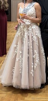 Maturitní, svatební, družičkové šaty