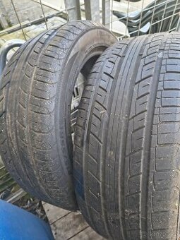 Pneu 215/55r17