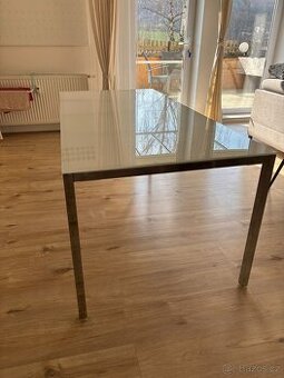 Jídelní set – stůl se skleněnou deskou + židle