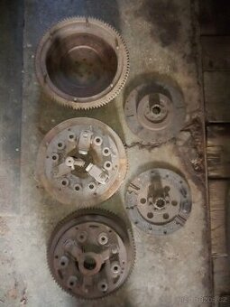 Setrvačníky s přítlačáky