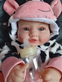 Realistická Reborn panenka kravička