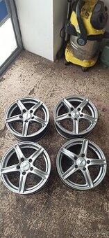 4xElektrony disky Hyundai i30, i20 6Jx15 et 40 rozteč 5x114,