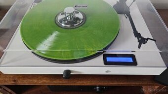 Pro-Ject JukeBox E1 bílá s bluetooth