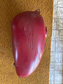 Jawa ČZ 175/356-Nádrž s dírou na spínačku