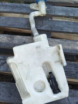 nádobka ostřikovačů Škoda Octavia II