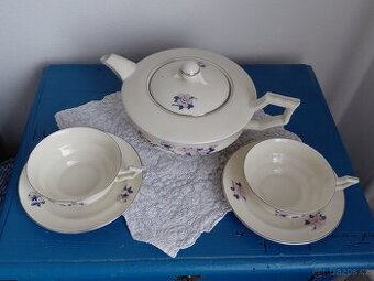 Loučky-porcelánová konvice a dva šálky