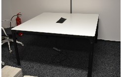 Kancelářský stůl BEKANT Ikea