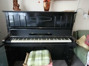 Piano August Forster model 100