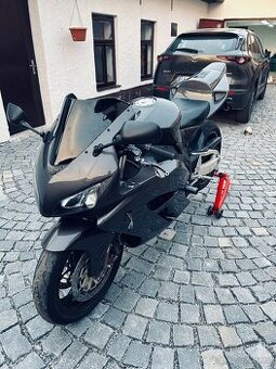 Honda CBR 1000rr Fireblade 2004