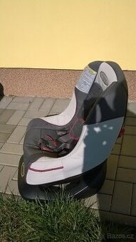 Autosedačka pro dítě, od 0 do 10kg a 9 -18 kg