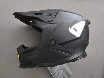 Helma UFO ECHUS velikost L
