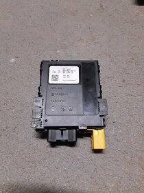 VW Passat B6 jednotka volantu