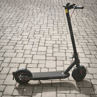 koloběžka Xiaomi Scooter 4 Pro