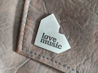 Hnědý batoh Love music