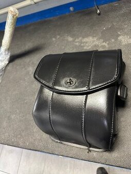 Brašna na opěrku Saddlemen na Harley Davidson