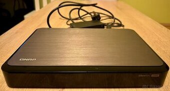 QNAP HS-210 SilentNAS + 2x 3TB Western Digital HDD - 1