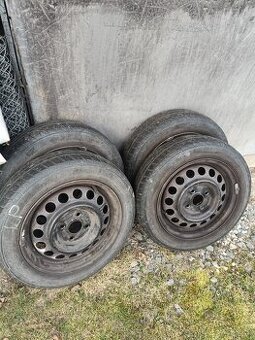 Pneumatiky a výfuk Opel Agila