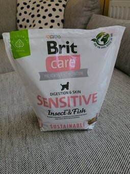 Granule pro psy Sensitive Insect & Fish zn. Brit Care, 1 kg