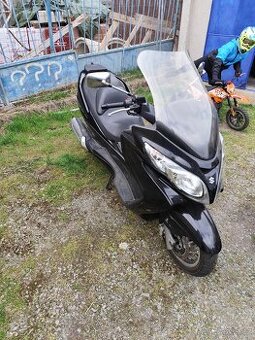 Suzuki Burgman 400