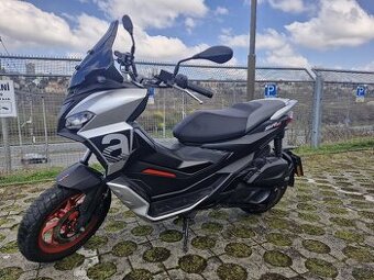 Aprilia SR GT 200