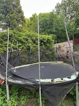 Trampolína