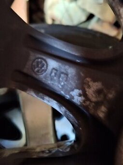 Prodám ALU kola originál VW 195/65 R15