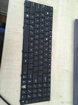 Klávesnice z notebooku