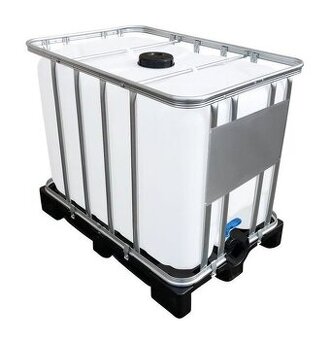 IBC nádrž 600l na plastové paletě