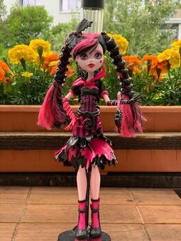 Vzácná Monster High Draculaura Sweet Screams