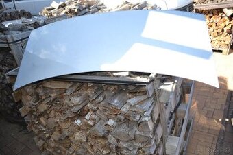 zadní kapota na sedan 406 Peugeot r.99 stříbrná MOQUmetalíza