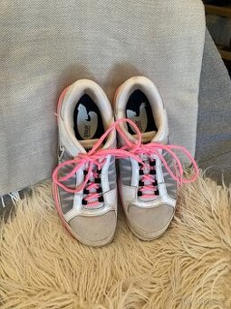 Sportovní boty na tenis