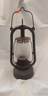 Starožitná petrolejová lampa