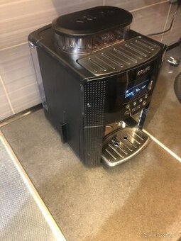 Automatický kávovar Krups Espresseria auto black ea815070