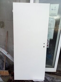 Nové bezpečnostní dveře,