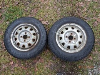 2xObutá zimní kola ŠKODA FELICIA 13tky BARUM 165/70 R13