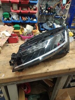 LP světlomet Superb 3 face