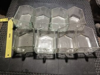 SKLENĚNÉ DÓZY 8 KUSŮ