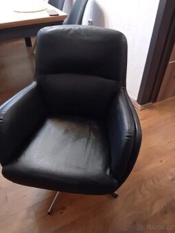 Koženkové křeslo - 1