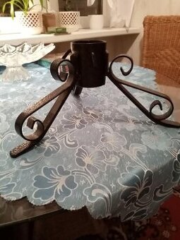 NOVÝ, ŽELEZNÝ STOJAN NA STROMEČEK