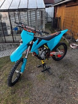 KTM SX-F 250 2019, hezká, startér