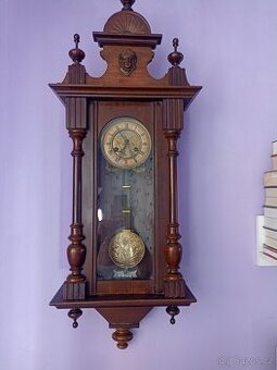 Starožitné nástěnné hodiny