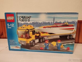 LEGO 4643 Přepravník motorových člunů (člun skutečně plave)