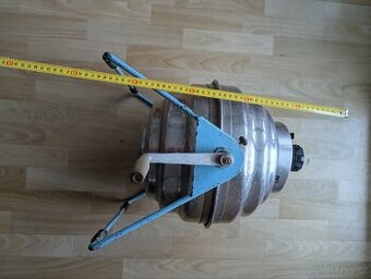 Stará manuální pračka DEZA třeba na chatu