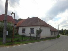 Rodinný dům v Dolních Heřmanicích (u Velkého Meziříčí).