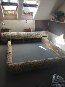 Postel, dvojlůžko, letiště