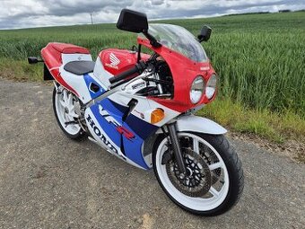 Honda VFR 400 NC30